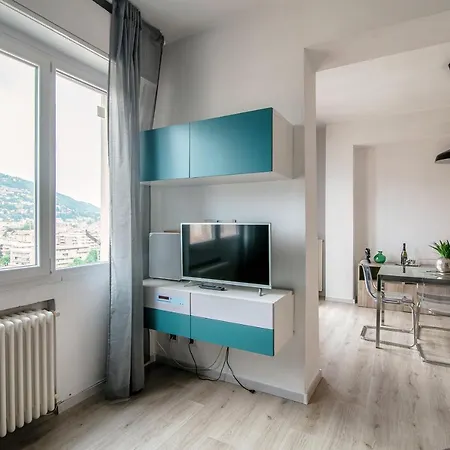 Joivy Family Flat Balcony Комо