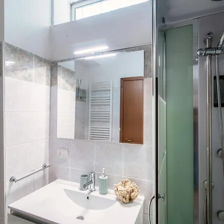 Joivy Family Flat Balcony Комо