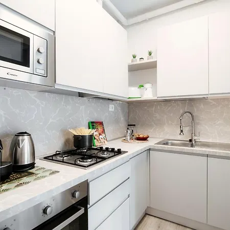 Joivy Family Flat Balcony Комо