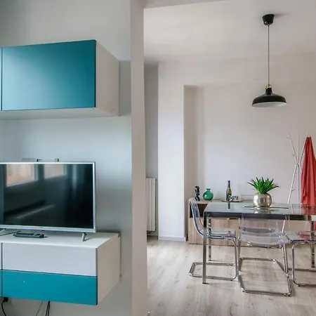 Joivy Family Flat Balcony Комо